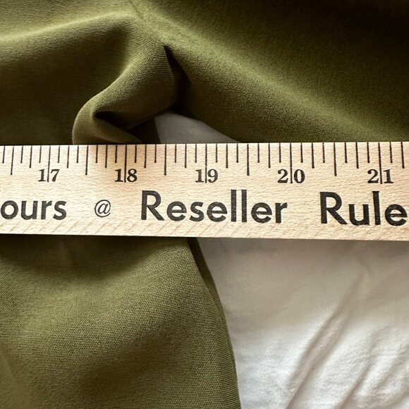 Lola Blooms Boutique Olive Green Long Roll Up Sleeve Button-Up Blouse SZ Large - Picture 6 of 11